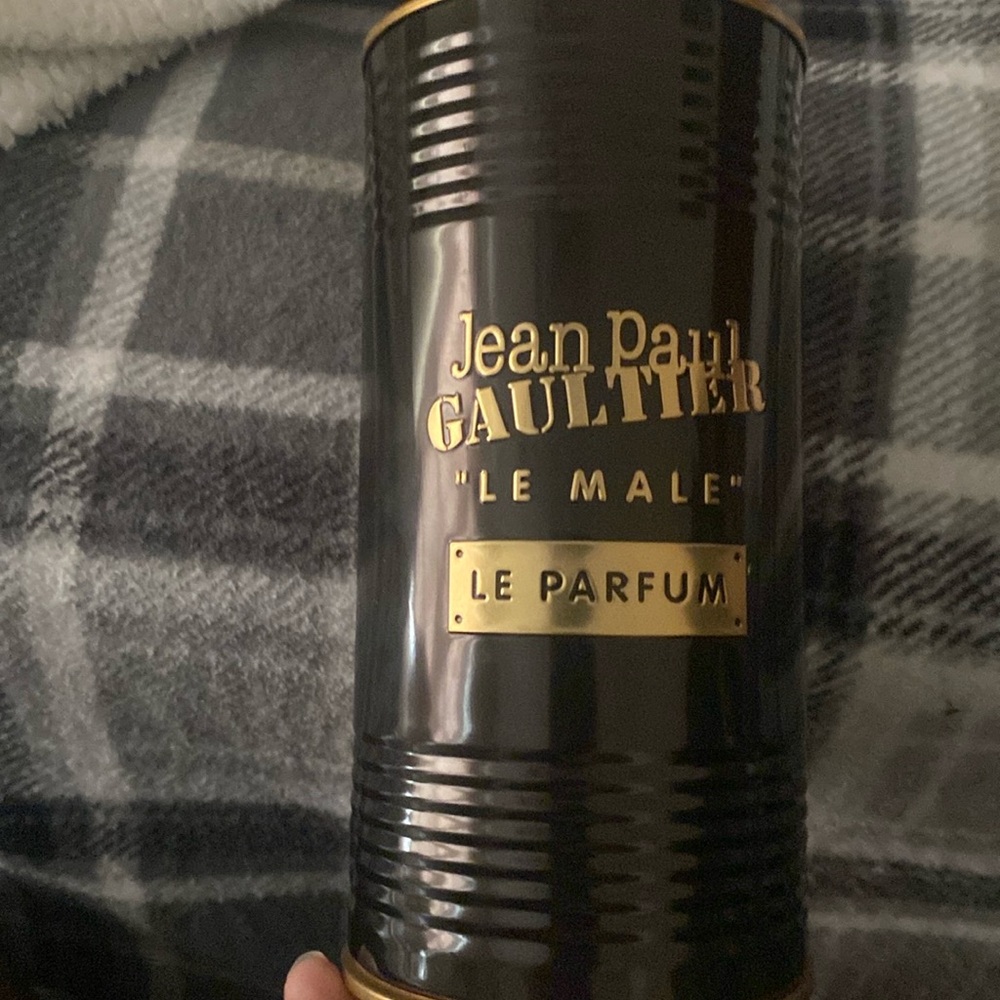 JEAN PAUL GAULTIER LE MALE LE PARFUM.